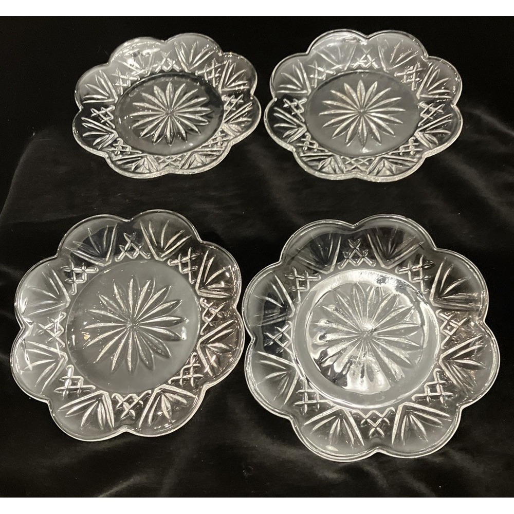 VTG Clear Pressed Glass Starburst Star Scalloped Edges Saucer Plates 5” Set of 4